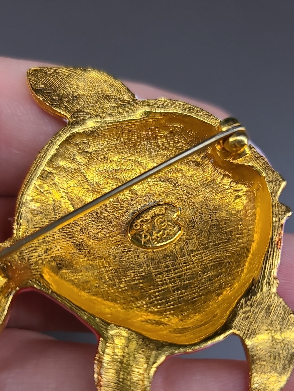 Pink Enamel Fish Robert Brooch - Picture 5 of 5